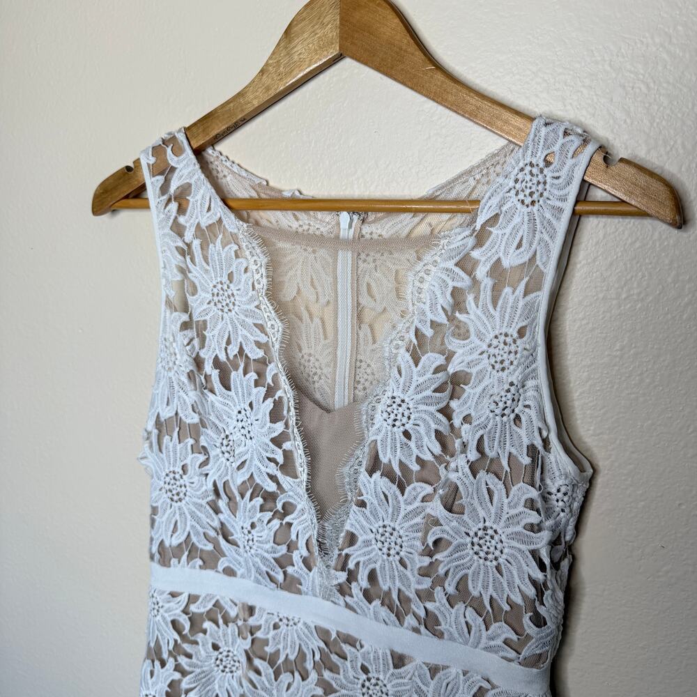 Adrianna Papell Illusion Floral Lace Fit and Flare Ivory Dress 6 - Picture 3 of 10